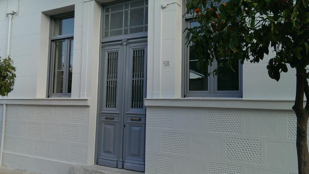 Neoclassical House At Metro Station Attiki Athen Eksteriør bilde